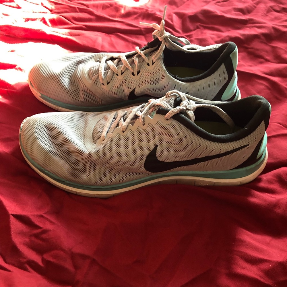 Size 10 Nike Running Shoes